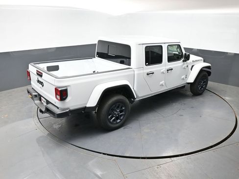 New 2026 Jeep Gladiator Sport AWD/4WD image 30