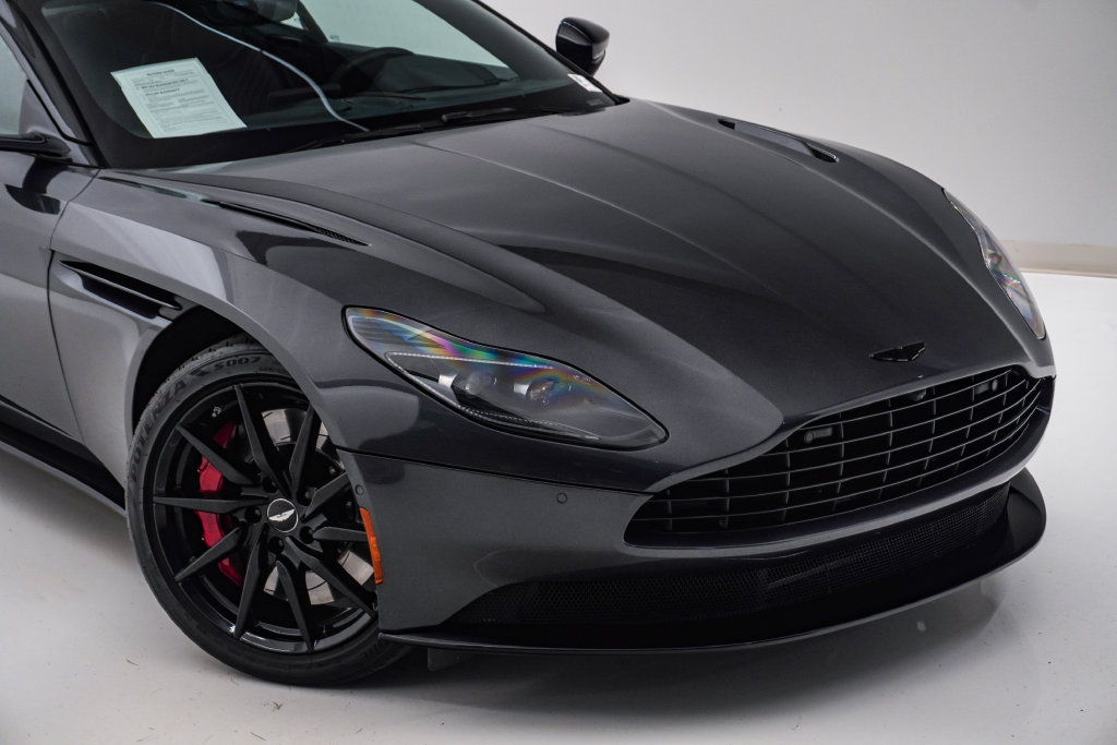Used 2021 Aston Martin DB11 Coupe RWD image 4