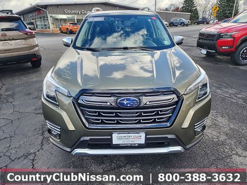 Used 2022 Subaru Forester Touring image 3