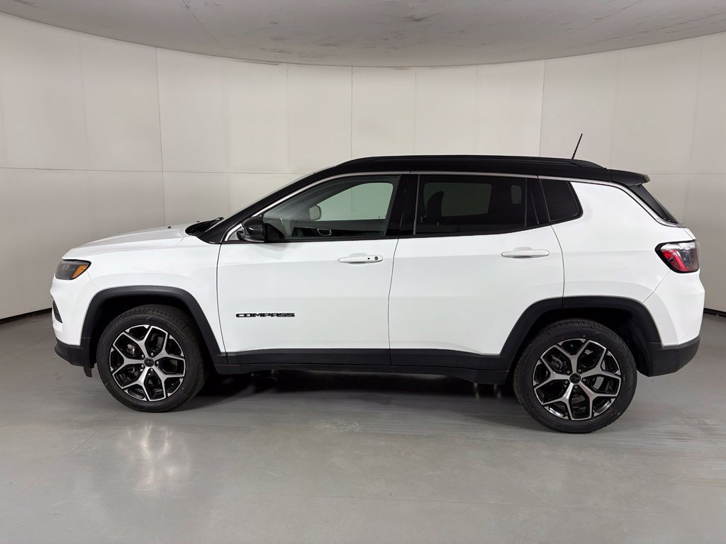 Used 2025 Jeep Compass Limited AWD/4WD image 5
