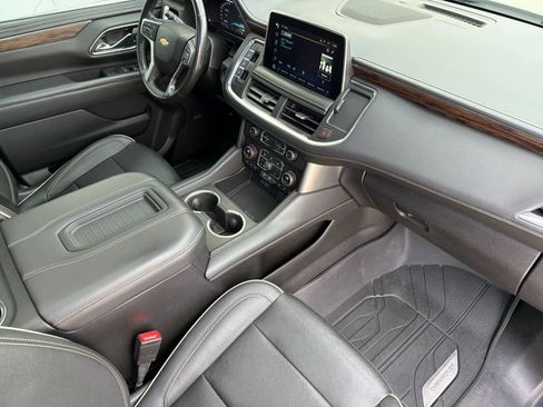 Used 2022 Chevrolet Tahoe Premier w/ Premium Package 2 AWD/4WD image 17