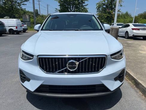 Used 2024 Volvo XC40 B5 Plus AWD/4WD image 2