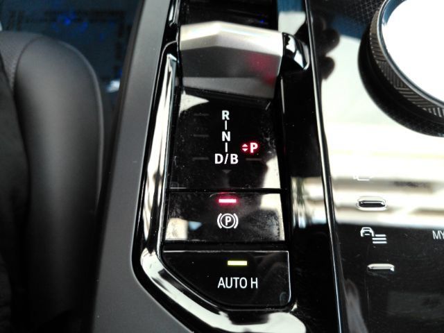 Used 2023 BMW iX xDrive50 AWD/4WD image 52