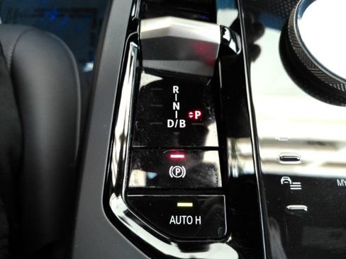 Used 2023 BMW iX xDrive50 AWD/4WD image 52