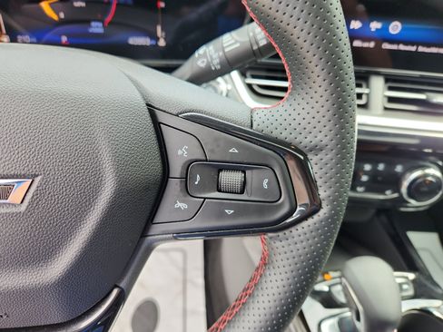 Used 2024 Chevrolet Trax RS w/ Sunroof Package image 30