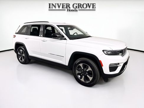 Used 2025 Jeep Grand Cherokee Limited 4xe AWD/4WD image 3