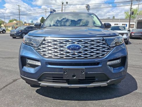 Certified 2020 Ford Explorer Platinum w/ Premium Technology Package AWD/4WD image 2
