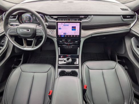 New 2025 Jeep Grand Cherokee Limited image 16