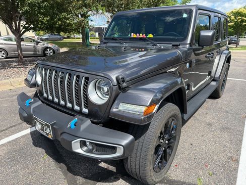 Used 2022 Jeep Wrangler Unlimited Sahara w/ Dual Top Group AWD/4WD image 6