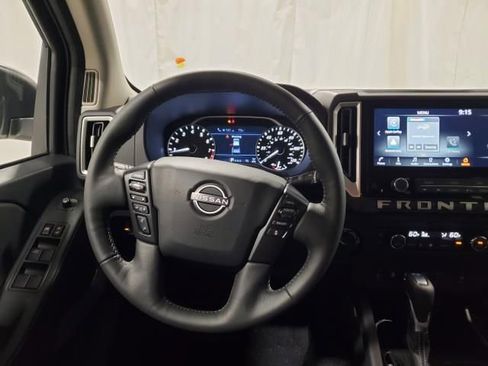 Used 2025 Nissan Frontier SV w/ SV Convenience Package image 10
