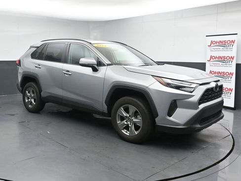 Used 2024 Toyota RAV4 XLE FWD image 2