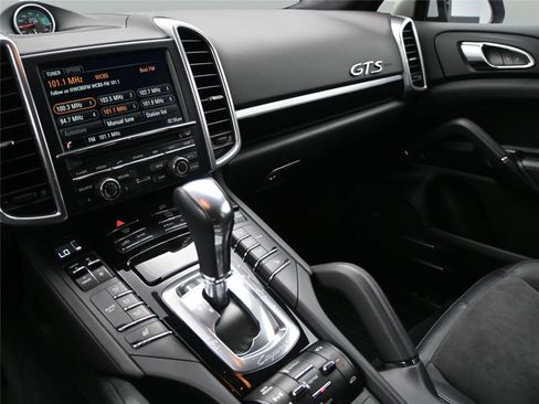Used 2014 Porsche Cayenne GTS image 19