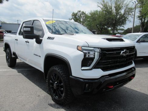 Used 2026 Chevrolet Silverado 2500 LTZ w/ LTZ Plus Package image 3