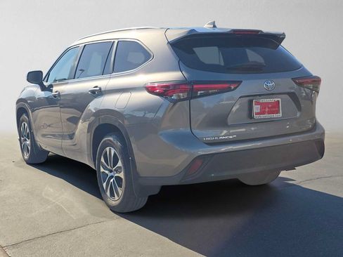 Certified 2026 Toyota Highlander XLE AWD/4WD image 5