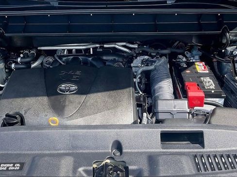 Used 2021 Toyota Highlander Limited FWD image 10