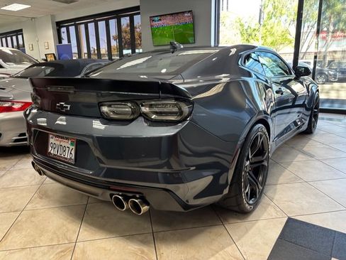 Used 2019 Chevrolet Camaro SS RWD image 6