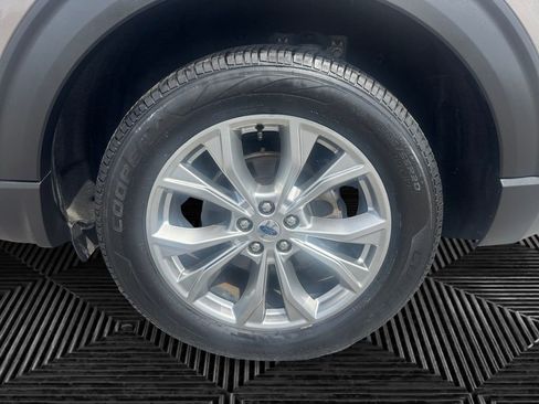 Certified 2021 Ford Explorer XLT w/ Equipment Group 202A AWD/4WD image 14