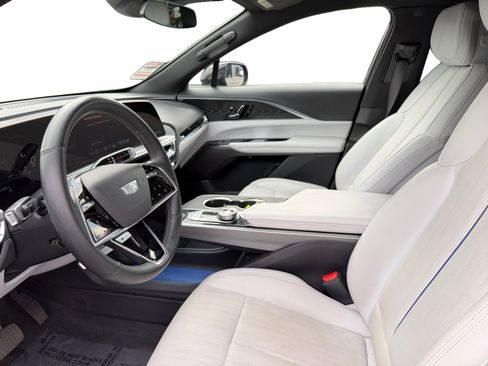 Used 2024 Cadillac Lyriq Sport RWD image 9
