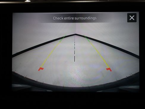 Used 2025 Jeep Wrangler Sahara image 13