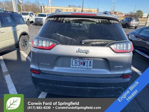 Used 2019 Jeep Cherokee Latitude w/ Cold Weather Group image 5