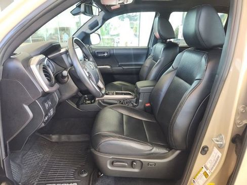 Certified 2020 Toyota Tacoma Limited AWD/4WD image 16