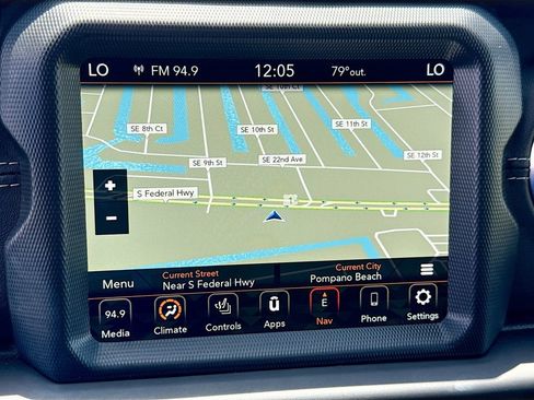 Used 2022 Jeep Wrangler Unlimited Sahara w/ Dual Top Group AWD/4WD image 14