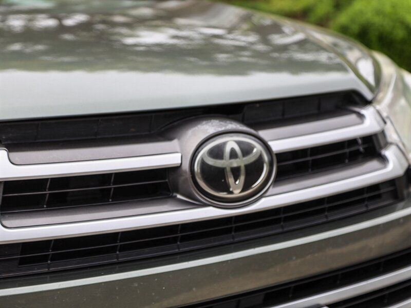 Used 2017 Toyota Highlander LE AWD/4WD image 11