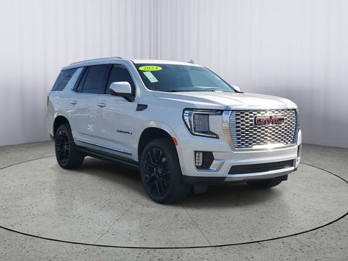 Used 2024 GMC Yukon Denali w/ Advanced Technology Package image 2