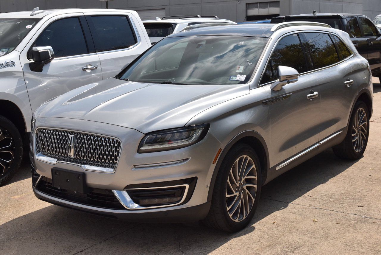 Used 2020 Lincoln Nautilus Reserve FWD image 2