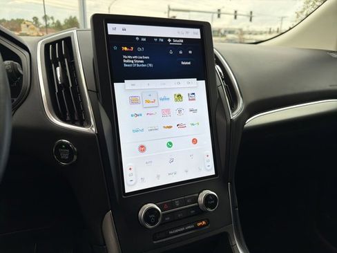 Used 2022 Ford Edge Titanium image 19