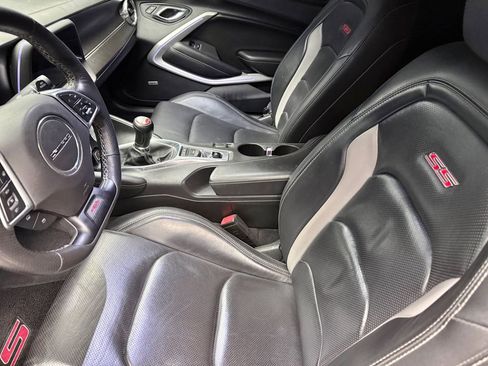 Used 2016 Chevrolet Camaro SS image 10