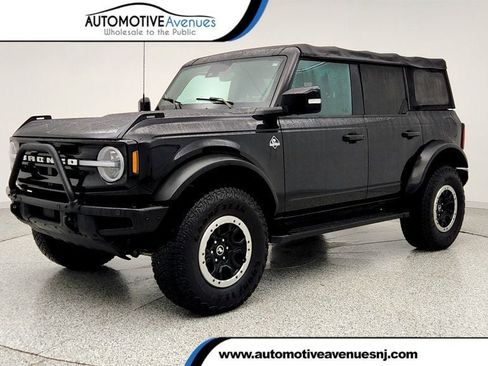 Used 2022 Ford Bronco Outer Banks w/ Sasquatch Package image 1