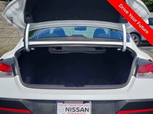 Used 2025 Hyundai Elantra Sport FWD image 22