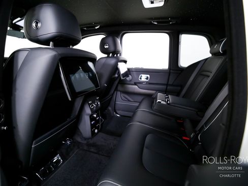 Certified 2025 Rolls-Royce Cullinan AWD/4WD image 18
