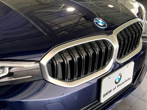 Used 2023 BMW 330e w/ Premium Package image 29