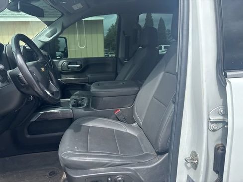 Used 2022 Chevrolet Silverado 2500 LTZ w/ LTZ Convenience Package AWD/4WD image 9