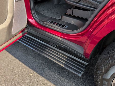 Certified 2025 GMC Yukon AT4 Ultimate AWD/4WD image 30