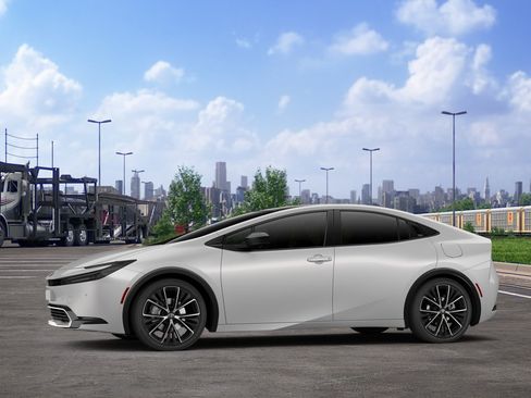New 2027 Toyota Prius Limited FWD image 3