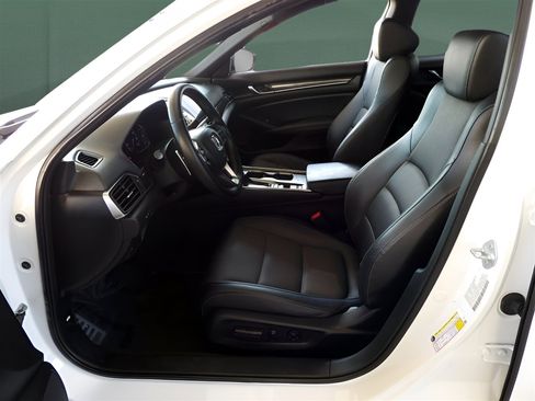 Used 2021 Honda Accord Sport image 12