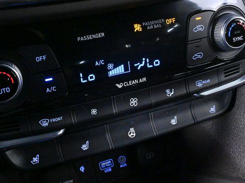 Used 2020 Hyundai Santa Fe Limited image 17