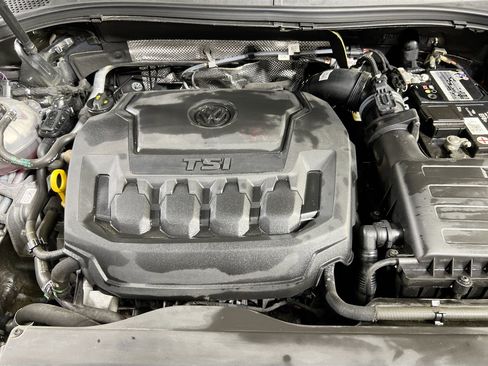 Used 2022 Volkswagen Tiguan SE image 29