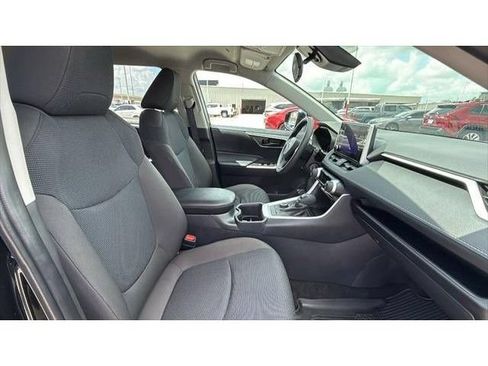 Certified 2025 Toyota RAV4 LE AWD/4WD image 32