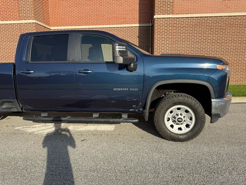 Used 2020 Chevrolet Silverado 2500 LT w/ Convenience Package AWD/4WD image 19