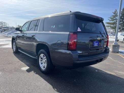 Used 2017 Chevrolet Suburban LT image 6