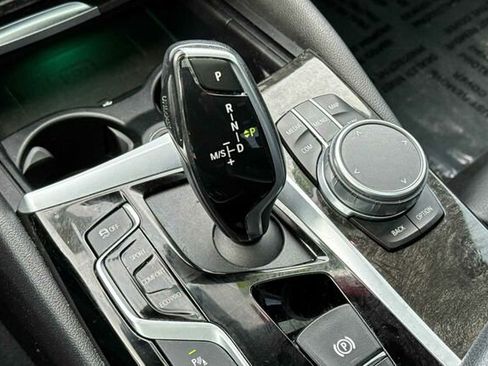 Used 2019 BMW 530i w/ Convenience Package image 21