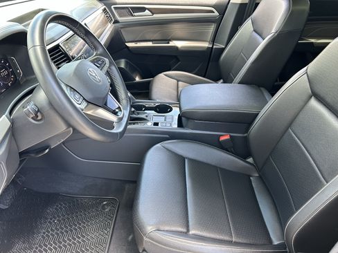 Used 2023 Volkswagen Atlas SE w/ Panoramic Sunroof Package FWD image 18