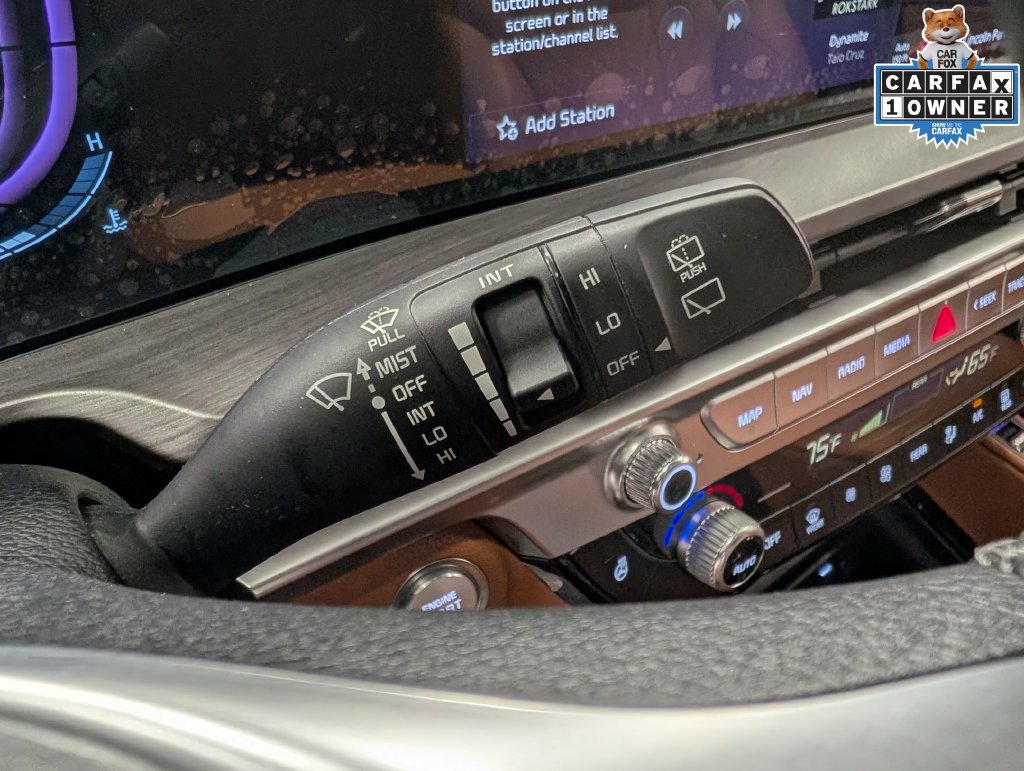 Used 2025 Kia Telluride AWD image 18