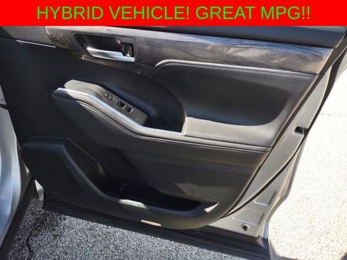 Used 2021 Toyota Highlander Limited image 28