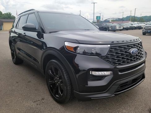 Used 2023 Ford Explorer ST-Line w/ Class IV Trailer Tow Package AWD/4WD image 3