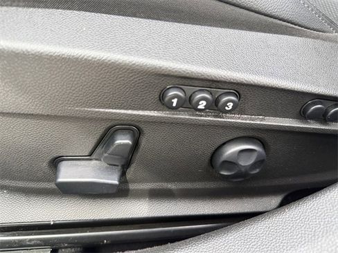 Used 2022 Alfa Romeo Giulia Veloce image 11